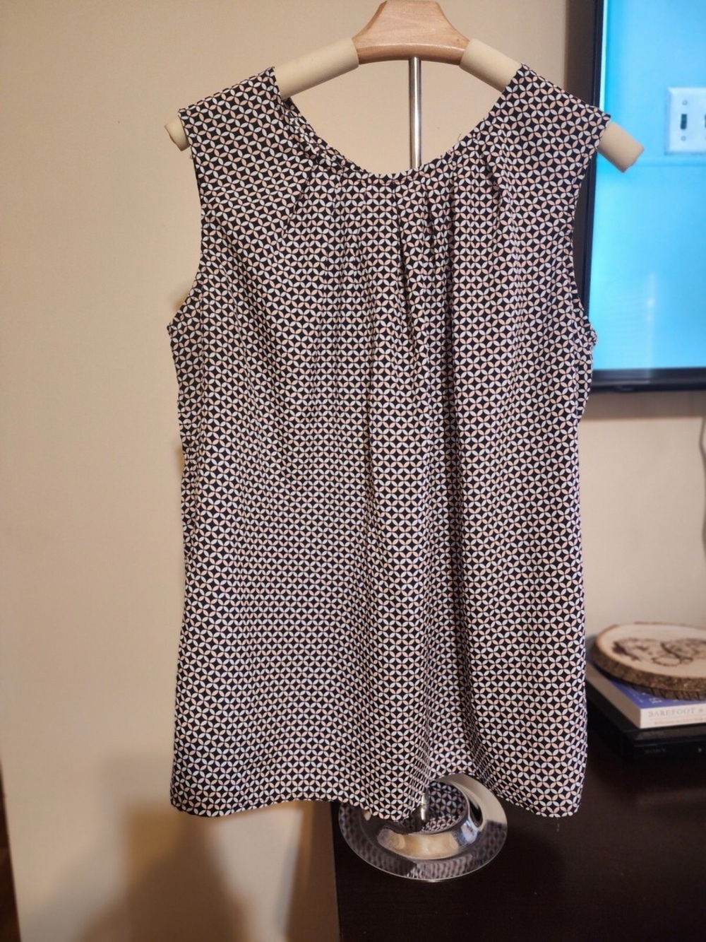Merona Navy and White Geometric Sleeveless Blouse